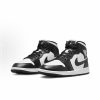 Off White Jordan 1: Authentic Limited Edition Sneakers - Streetwear Icon - Image 3